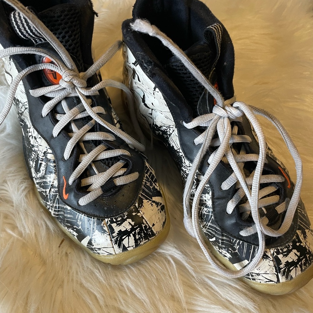 Nike Kids Dress Shoes with Black and White Design
